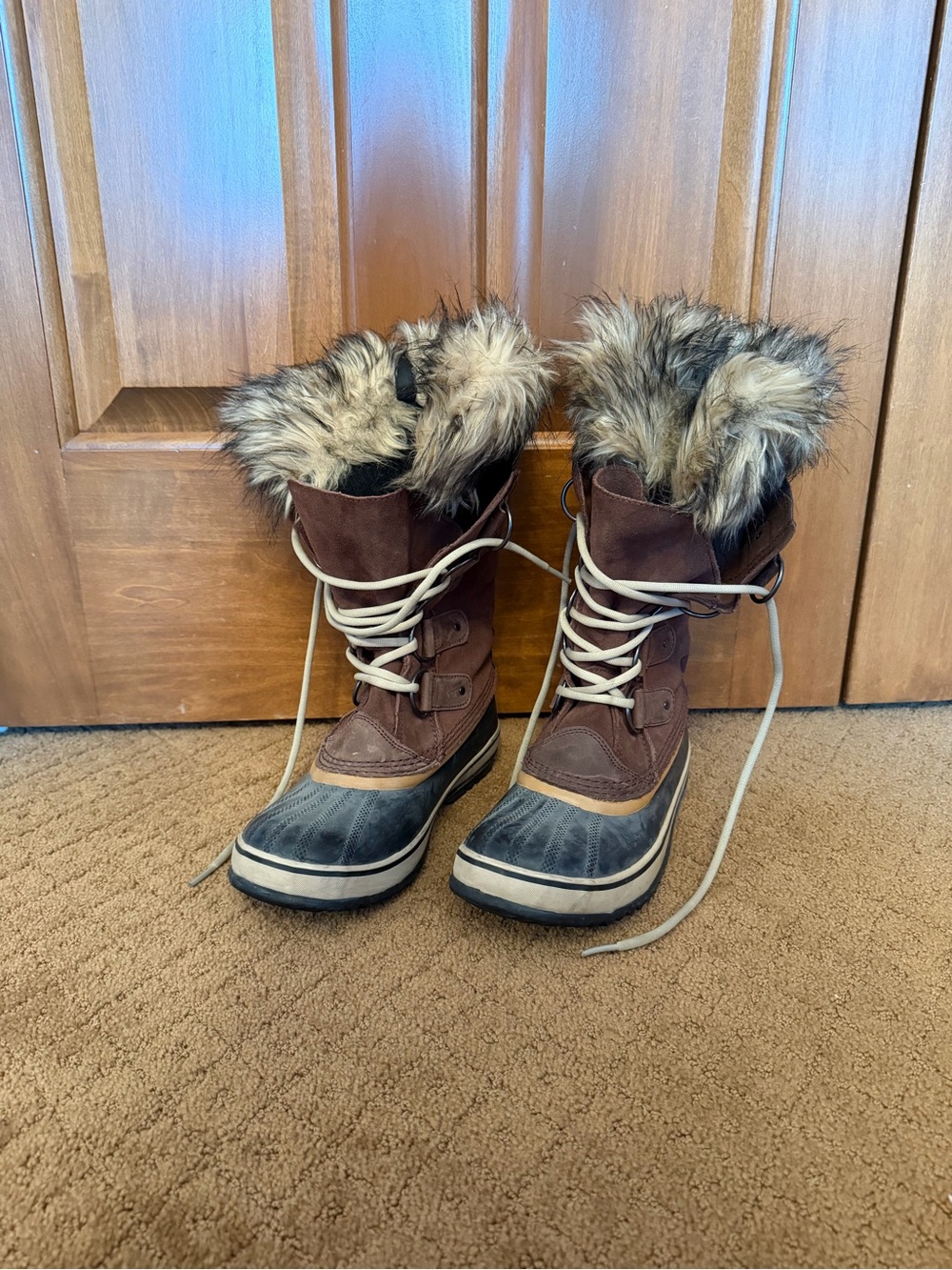 Sorel Women’s Brown Faux Fur Lace Up Waterproof Winter Boots Size 8.5